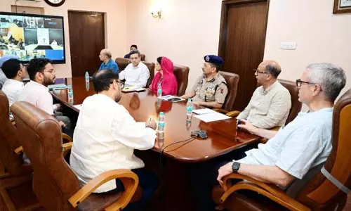 CM ने सीमावर्ती जिलों के उपायुक्तों के साथ राहत उपायों और तैयारियों की समीक्षा की