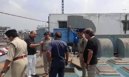 Bengal: आयुक्त ने श्रीराम आर्केड और होटल में अग्नि सुरक्षा का दौरा किया