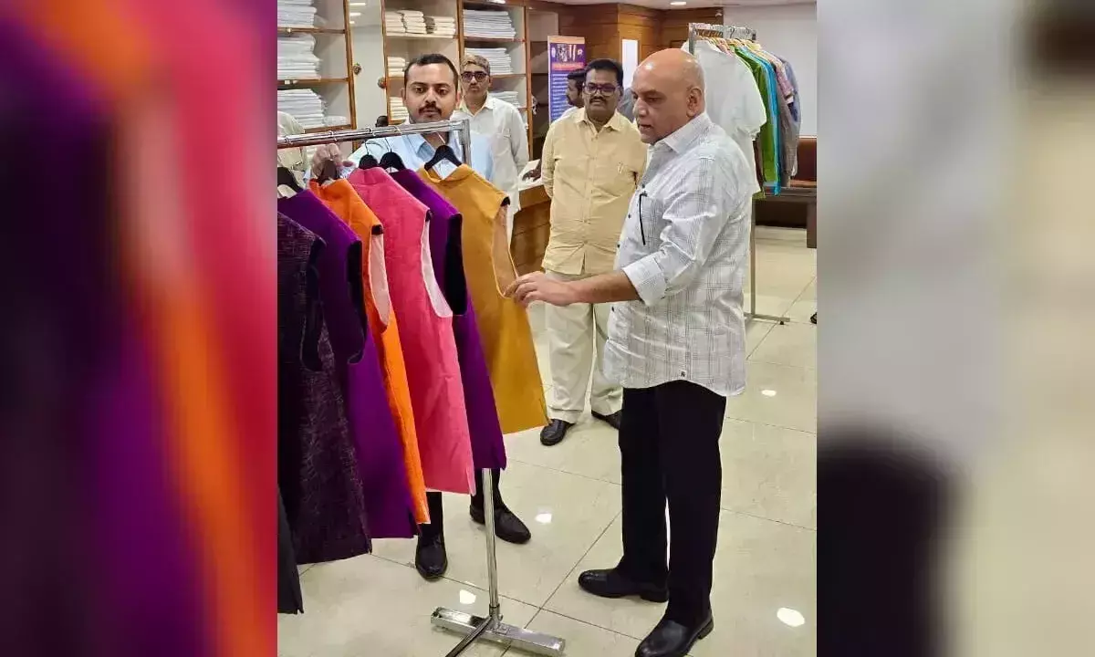 Andhra: विशेष सचिव ने एपीसीओ, लेपाक्षी के आधुनिकीकरण पर जोर दिया Andhra: विशेष सचिव ने एपीसीओ, लेपाक्षी के आधुनिकीकरण पर जोर दिया