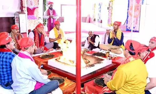 Jammu: माता वैष्णो देवी भवन पर हवन का आयोजन Jammu: माता वैष्णो देवी भवन पर हवन का आयोजन