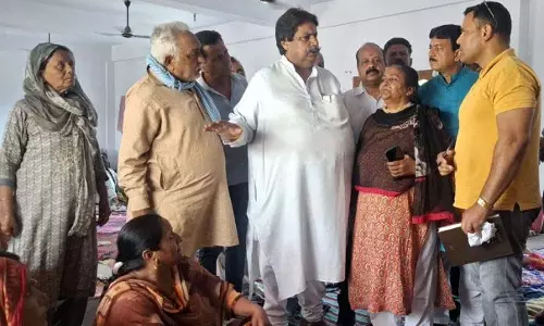Bhalla ने विस्थापित सीमा निवासियों से मुलाकात की, सुविधाओं का जायजा लिया
