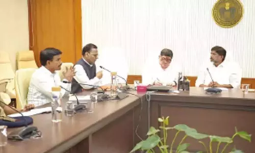 सुरक्षा सुनिश्चित करना: उपमुख्यमंत्री ने व्यापक योजना बनाने का किया आह्वान सुरक्षा सुनिश्चित करना: उपमुख्यमंत्री ने व्यापक योजना बनाने का किया आह्वान