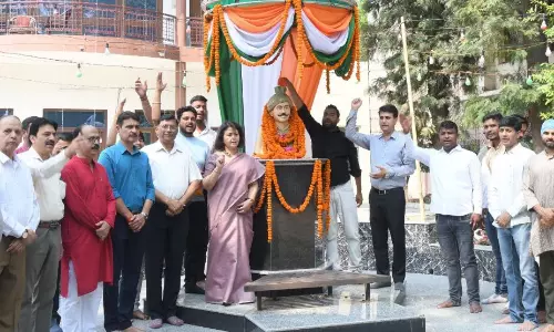 Meerut: चौधरी चरण सिंह विश्वविद्यालय में क्रांति दिवस पर महापुरुषों को श्रद्धांजलि Meerut: चौधरी चरण सिंह विश्वविद्यालय में क्रांति दिवस पर महापुरुषों को श्रद्धांजलि