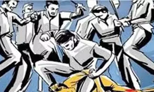 Lucknow: पुरानी रंजिश के चलते मारपीट, छह लोग घायल Lucknow: पुरानी रंजिश के चलते मारपीट, छह लोग घायल
