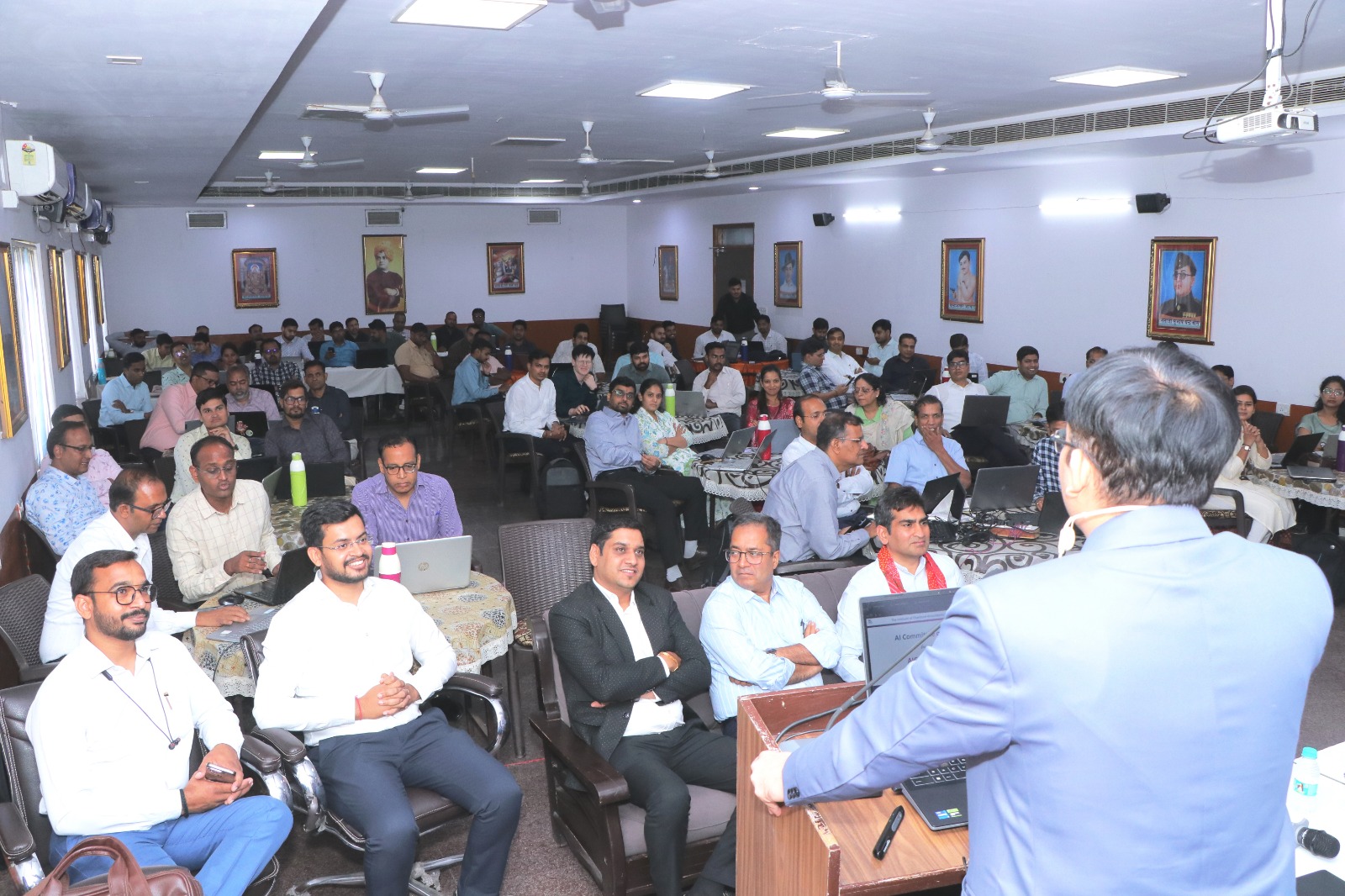 सीए सदस्यों ने एआई के मूल सिद्धांत, डिजिटल परिवर्तन और पेशेवर क्षेत्रों में इसके अनुप्रयोग को जाना