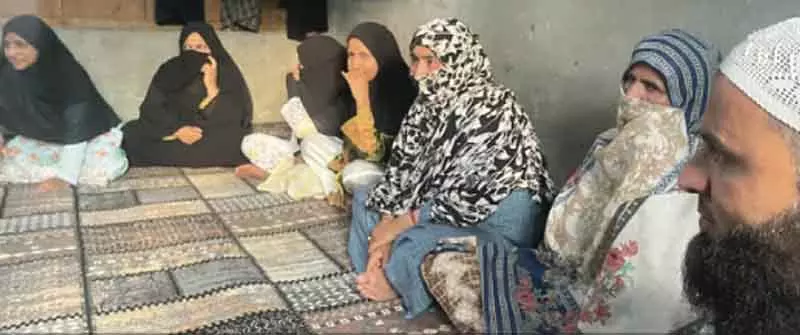 युद्ध विराम के फैसले से उरी सेक्टर के विस्थापित निवासियों में उम्मीद की किरण जगी युद्ध विराम के फैसले से उरी सेक्टर के विस्थापित निवासियों में उम्मीद की किरण जगी