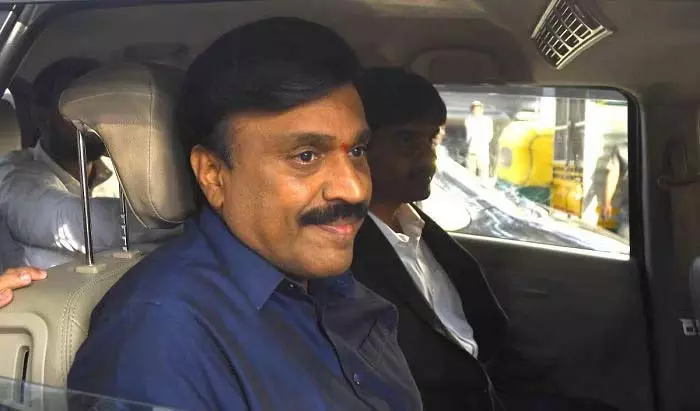 Mining : क्या जनार्दन रेड्डी से नुकसान की भरपाई के लिए तपाल बंधुओं की लड़ाई शुरू हो गई Mining : क्या जनार्दन रेड्डी से नुकसान की भरपाई के लिए तपाल बंधुओं की लड़ाई शुरू हो गई