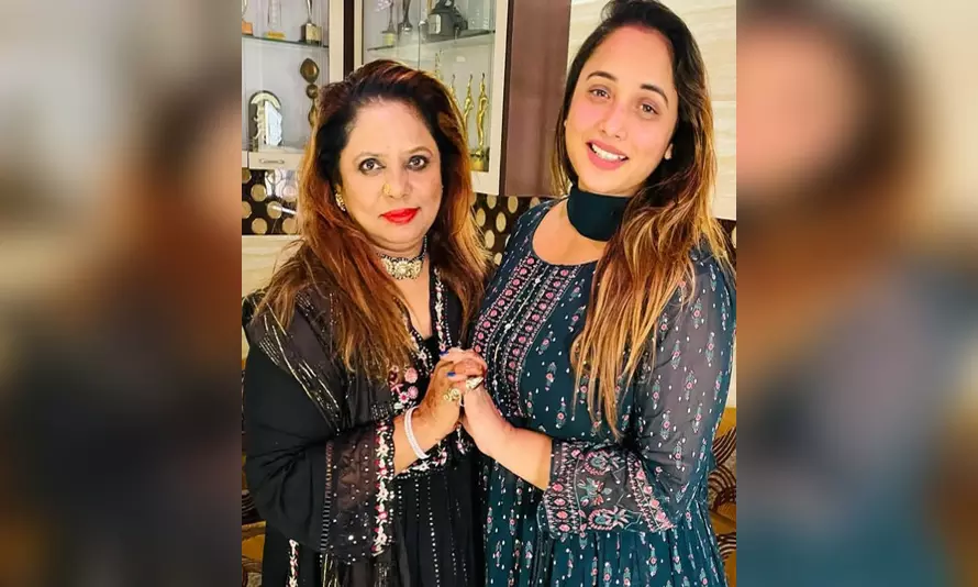 मदर्स डे पर रानी चटर्जी ने मां से किया वादा, हर वो खुशी दूंगी जो आपने हमारे लिए छोड़ दी मदर्स डे पर रानी चटर्जी ने मां से किया वादा, हर वो खुशी दूंगी जो आपने हमारे लिए छोड़ दी