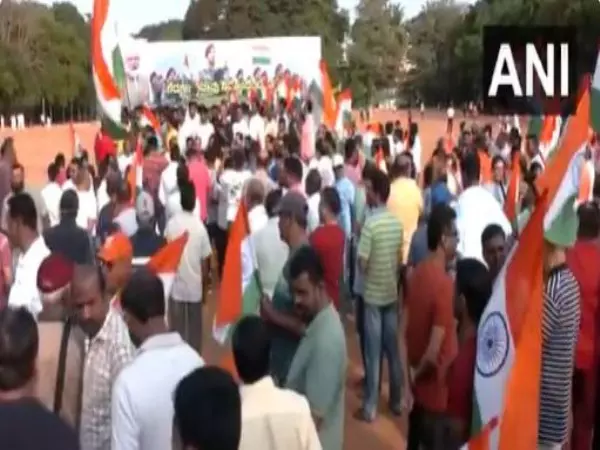 भारतीय सशस्त्र बलों के समर्थन में BJP ने बेंगलुरु में तिरंगा यात्रा निकाली भारतीय सशस्त्र बलों के समर्थन में BJP ने बेंगलुरु में तिरंगा यात्रा निकाली