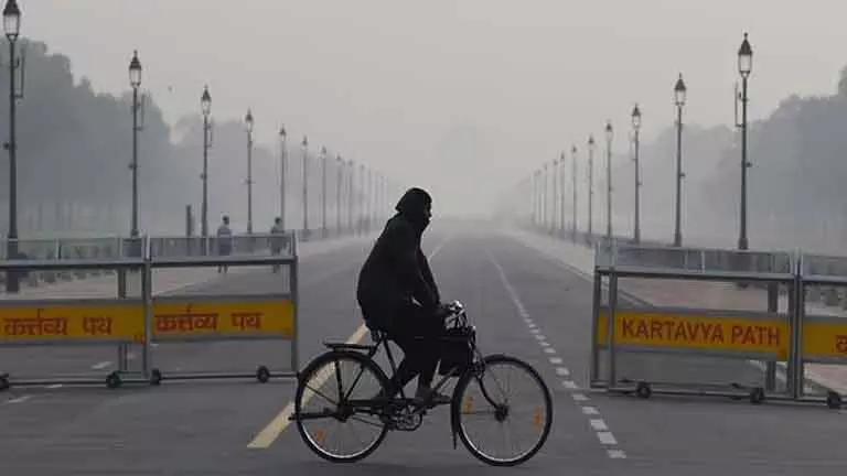 Delhi: राजधानी में कड़ी निगरानी, उच्च सुरक्षा Delhi: राजधानी में कड़ी निगरानी, उच्च सुरक्षा