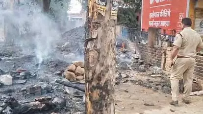Ambala में झुग्गी झोपड़ियों में आग लगने से एक व्यक्ति की मौत Ambala में झुग्गी झोपड़ियों में आग लगने से एक व्यक्ति की मौत