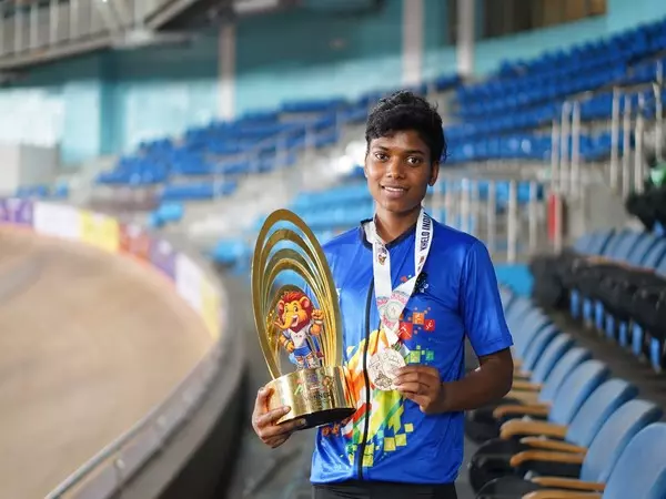 सबीना कुमारी ने Khelo India Youth Games 2025 में तीन पदक जीते सबीना कुमारी ने Khelo India Youth Games 2025 में तीन पदक जीते