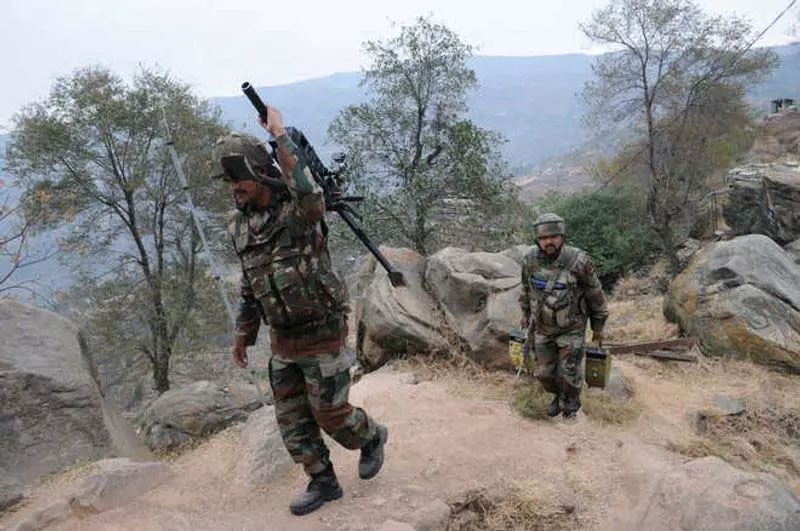 नियंत्रण रेखा पर गोलाबारी में वरिष्ठ अधिकारी-JCO, सार्जेंट समेत सात की मौत नियंत्रण रेखा पर गोलाबारी में वरिष्ठ अधिकारी-JCO, सार्जेंट समेत सात की मौत