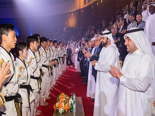 Fujairah के क्राउन प्रिंस ने विश्व ताइक्वांडो कैडेट चैंपियनशिप 2025 के उद्घाटन में भाग लिया Fujairah के क्राउन प्रिंस ने विश्व ताइक्वांडो कैडेट चैंपियनशिप 2025 के उद्घाटन में भाग लिया