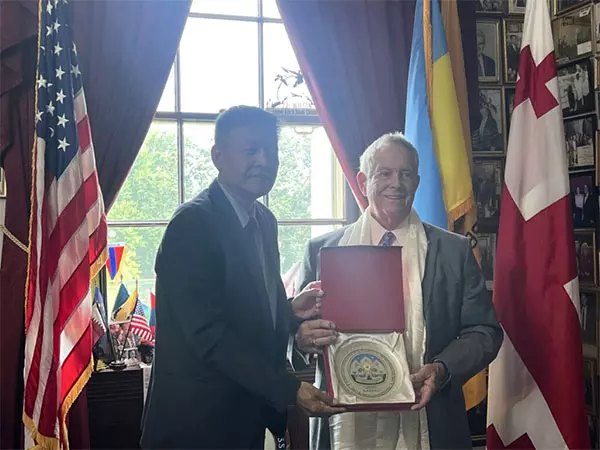 तिब्बत पर China के दमन के खिलाफ सिक्योंग पेनपा त्सेरिंग को अमेरिकी समर्थन मिला तिब्बत पर China के दमन के खिलाफ सिक्योंग पेनपा त्सेरिंग को अमेरिकी समर्थन मिला