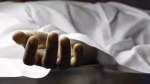 Balrampur में घरेलू विवाद ने ली महिला की जान, बेटी की हालत गंभीर Balrampur में घरेलू विवाद ने ली महिला की जान, बेटी की हालत गंभीर