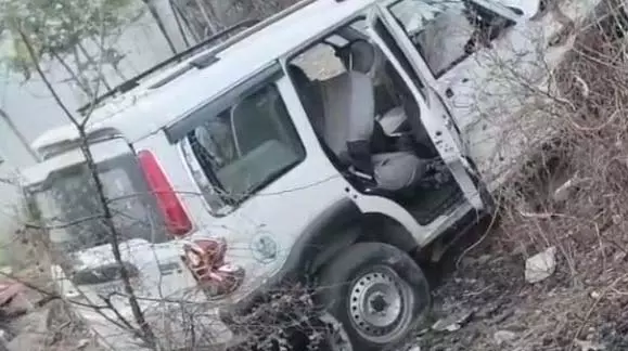 स्कॉर्पियो अनियंत्रित होने से 7 बाराती घायल, मकान क्षतिग्रस्त स्कॉर्पियो अनियंत्रित होने से 7 बाराती घायल, मकान क्षतिग्रस्त