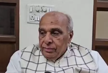 सीजफायर का उल्लंघन पाकिस्तान की कायरता: भाजपा सांसद जगदंबिका पाल सीजफायर का उल्लंघन पाकिस्तान की कायरता: भाजपा सांसद जगदंबिका पाल