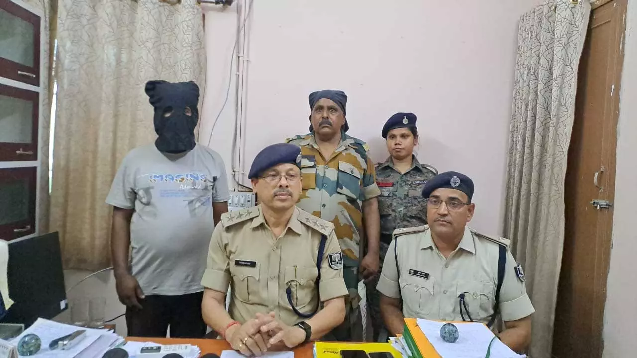 हत्या का मुख्य आरोपी गिरफ्तार, जमीन विवाद में हुई थी वारदात, VIDEO हत्या का मुख्य आरोपी गिरफ्तार, जमीन विवाद में हुई थी वारदात, VIDEO
