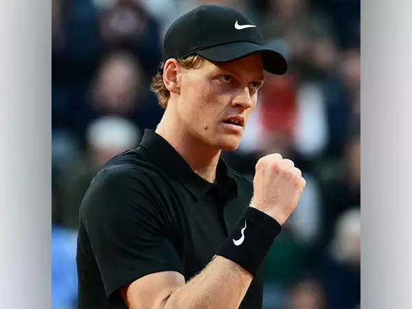 Italian Open: दुनिया के नंबर एक खिलाड़ी सिनर ने नवोन पर जीत के साथ प्रतियोगिता में वापसी की Italian Open: दुनिया के नंबर एक खिलाड़ी सिनर ने नवोन पर जीत के साथ प्रतियोगिता में वापसी की