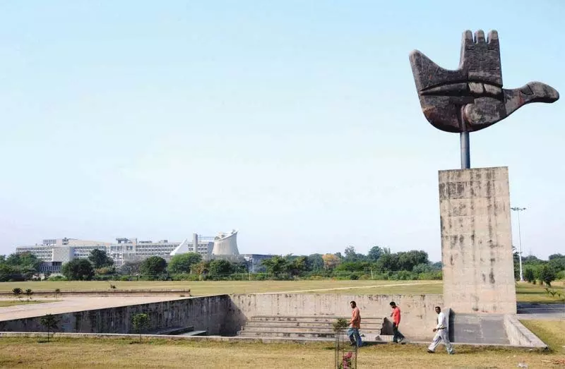Chandigarh: दक्षिण मार्ग 10 दिनों के लिए आंशिक रूप से बंद Chandigarh: दक्षिण मार्ग 10 दिनों के लिए आंशिक रूप से बंद