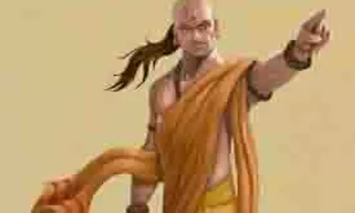 Chanakya Niti: चाणक्य के अनुसार युद्ध के दौरान इन 5 नीतियों को अपनाना बेहद जरूरी, तभी मिलती है जीत Chanakya Niti: चाणक्य के अनुसार युद्ध के दौरान इन 5 नीतियों को अपनाना बेहद जरूरी, तभी मिलती है जीत