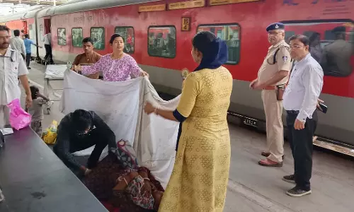 पटरियों पर नया जीवन: गर्भवती महिला ने जबलपुर रेलवे स्टेशन के प्लेटफॉर्म पर दिया बच्चे को जन्म
