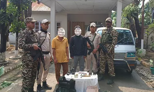 Manipur Police ने तलाशी अभियान के दौरान विभिन्न हथियार और गोला-बारूद बरामद किए