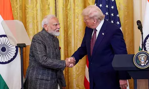 ट्रम्प ने व्यापार बढ़ाने का वादा, संघर्ष विराम के बाद भारत-पाकिस्तान नेताओं की प्रशंसा ट्रम्प ने व्यापार बढ़ाने का वादा, संघर्ष विराम के बाद भारत-पाकिस्तान नेताओं की प्रशंसा