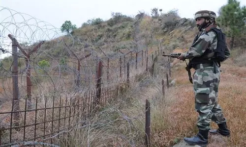 Kashmir घाटी में रातभर संघर्ष विराम उल्लंघन की कोई खबर नहीं Kashmir घाटी में रातभर संघर्ष विराम उल्लंघन की कोई खबर नहीं