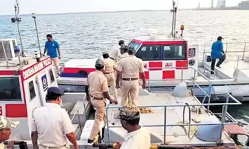 Odisha तट पर सुरक्षा बढ़ाई गई, पारादीप बंदरगाह अलर्ट पर Odisha तट पर सुरक्षा बढ़ाई गई, पारादीप बंदरगाह अलर्ट पर