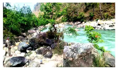 Uttarkashi: नदी में डूबकर लापता हुआ युवक, तलाश में जुटी एसडीआरएफ