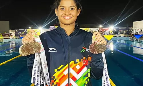 तैराकी की स्टार अदिति सतीश हेगड़े ने KIYG 2025 में अपना जलवा बिखेरा तैराकी की स्टार अदिति सतीश हेगड़े ने KIYG 2025 में अपना जलवा बिखेरा