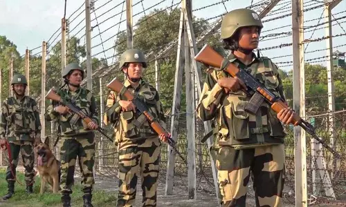 Jammu में सीमा पर रातभर शांति रही, कहीं से भी ड्रोन गतिविधि की खबर नहीं Jammu में सीमा पर रातभर शांति रही, कहीं से भी ड्रोन गतिविधि की खबर नहीं