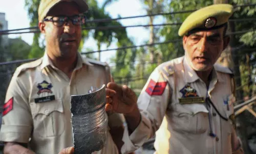 J&K सरकार ने गोलीबारी में मारे गए लोगों के परिजनों को 10 लाख रुपये देने की घोषणा की J&K सरकार ने गोलीबारी में मारे गए लोगों के परिजनों को 10 लाख रुपये देने की घोषणा की