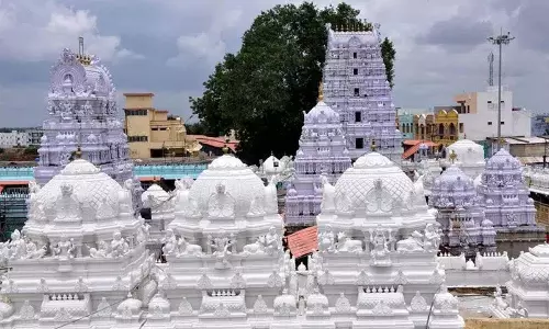 लोगों ने Vemulawada मंदिर के प्रस्तावित बंद होने का विरोध किया