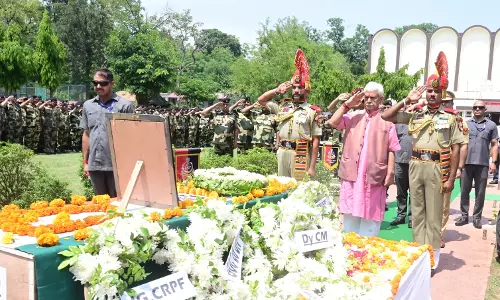 उपराज्यपाल मनोज सिन्हा ने सब-इंस्पेक्टर मोहम्मद इम्तियाज को दी श्रद्धांजलि, पाकिस्तानी गोलाबारी में हुए थे शहीद