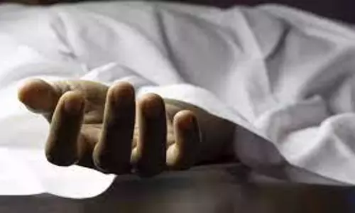 Balrampur में घरेलू विवाद ने ली महिला की जान, बेटी की हालत गंभीर Balrampur में घरेलू विवाद ने ली महिला की जान, बेटी की हालत गंभीर