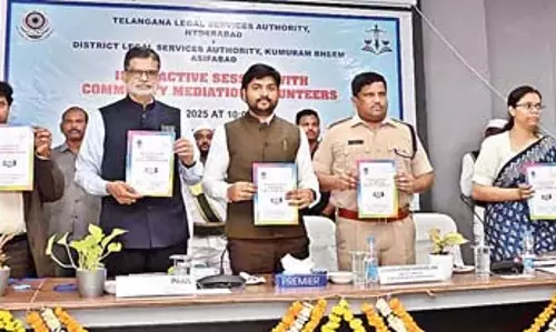 Telangana : कलेक्ट्रेट में सामुदायिक मध्यस्थता स्वयंसेवकों की बैठक