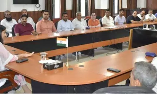 DC रियासी ने प्रमुख नागरिकों के साथ परामर्श बैठक की DC रियासी ने प्रमुख नागरिकों के साथ परामर्श बैठक की