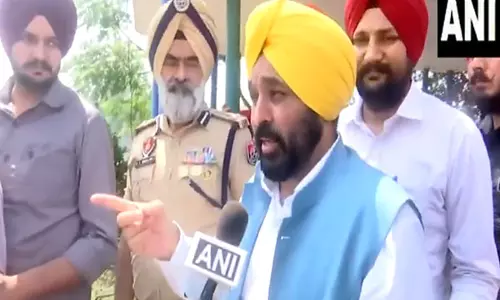 Punjab CM ने नंगल डैम का दौरा करते हुए बीबीएमबी की आलोचना की Punjab CM ने नंगल डैम का दौरा करते हुए बीबीएमबी की आलोचना की
