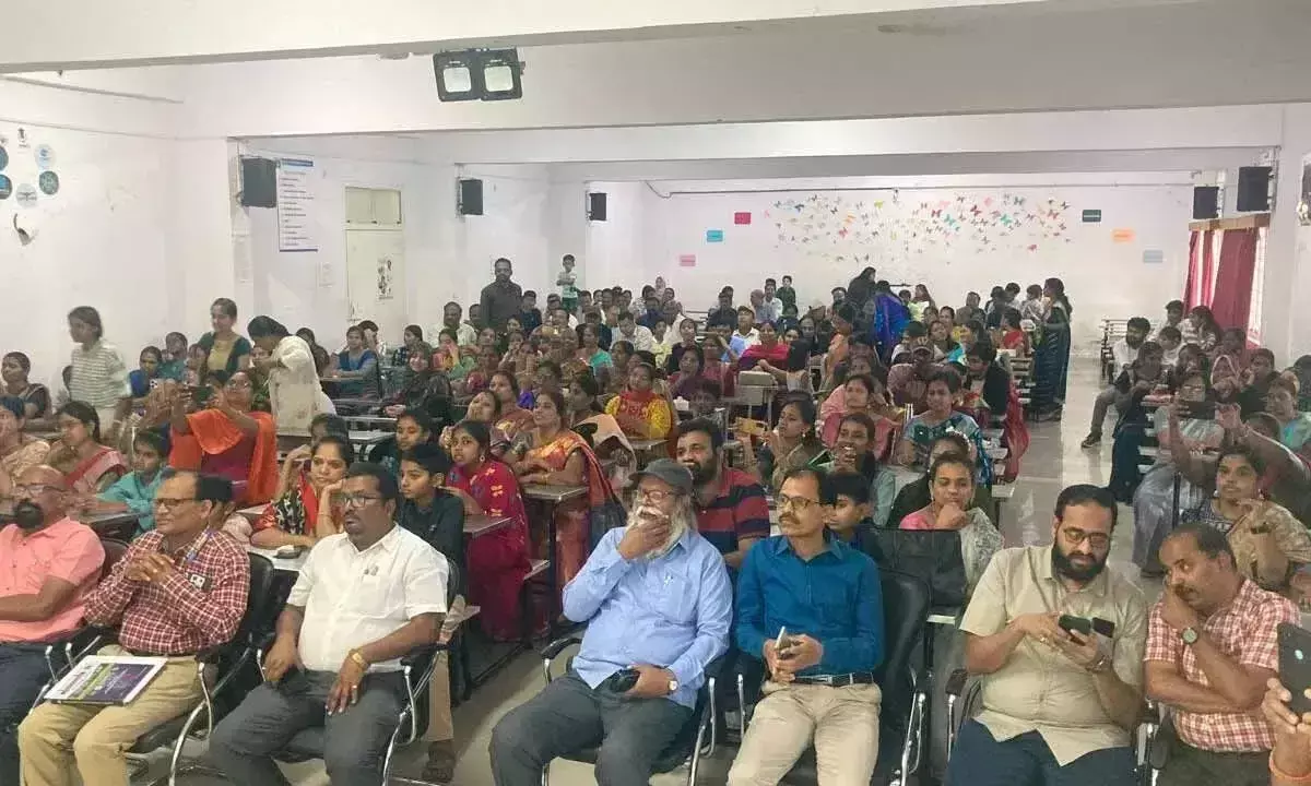 Telangana: स्फूर्ति इंजीनियरिंग कॉलेज में पारिवारिक मिलन समारोह