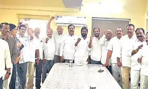 Telangana : कर्मचारी मुद्दों के समाधान के लिए आंदोलन