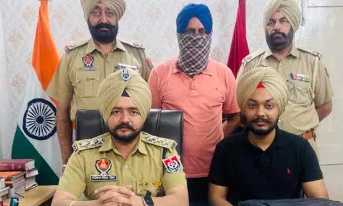 Ludhiana: झगड़े के बाद एक व्यक्ति ने पड़ोसी पर गोली चलाई, गिरफ्तार Ludhiana: झगड़े के बाद एक व्यक्ति ने पड़ोसी पर गोली चलाई, गिरफ्तार