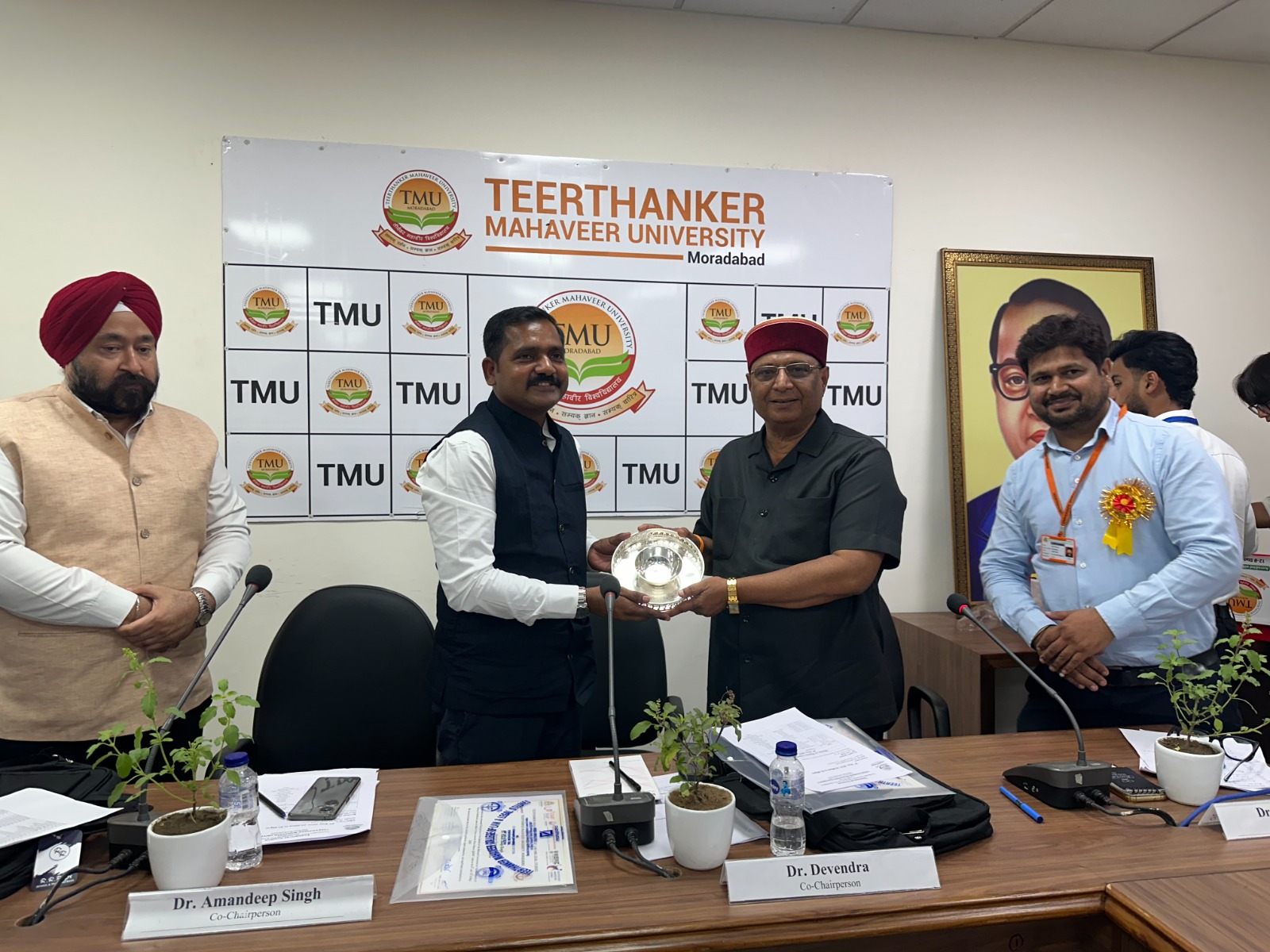 TMU लॉ कॉलेज की नेशनल कॉन्फ्रेंस में 263 रिसर्च पेपर्स और पोस्टर्स हुए प्रजेंट
