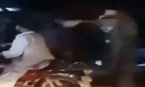 BIG BREAKING: पेशावर में आत्मघाती हमले में 3 पाकिस्तानी पुलिस कमांडो की मौत BIG BREAKING: पेशावर में आत्मघाती हमले में 3 पाकिस्तानी पुलिस कमांडो की मौत