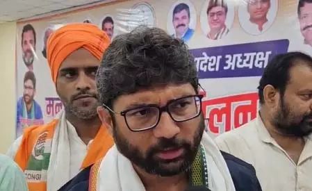 सीजफायर का उल्लंघन बेहद निंदनीय : जिग्नेश मेवाणी सीजफायर का उल्लंघन बेहद निंदनीय : जिग्नेश मेवाणी