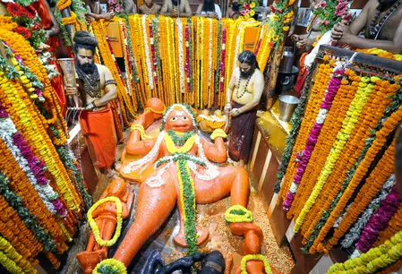 जेठ माह के हर मंगलवार पर करें ये जाप, सब दुख हरेंगे पवन पुत्र हनुमान जेठ माह के हर मंगलवार पर करें ये जाप, सब दुख हरेंगे पवन पुत्र हनुमान