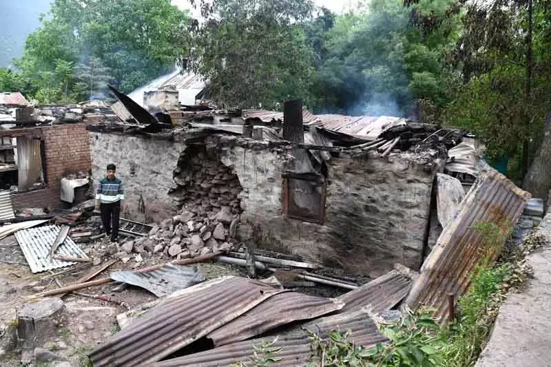 भारत-पाक समझौता: LOC के पास रहवासियों को युद्धविराम जारी रहने की उम्मीद भारत-पाक समझौता: LOC के पास रहवासियों को युद्धविराम जारी रहने की उम्मीद