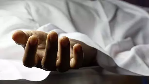 मुंबई-अहमदाबाद हाईवे पर भीषण बाइक दुर्घटना में 2 लोगों की मौत; पुलिस ने जांच शुरू की मुंबई-अहमदाबाद हाईवे पर भीषण बाइक दुर्घटना में 2 लोगों की मौत; पुलिस ने जांच शुरू की